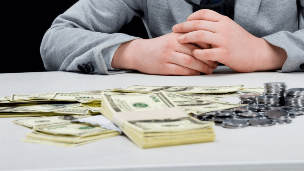 $22 an Hour Is How Much a Year? Make & Save Money in 5 Ways