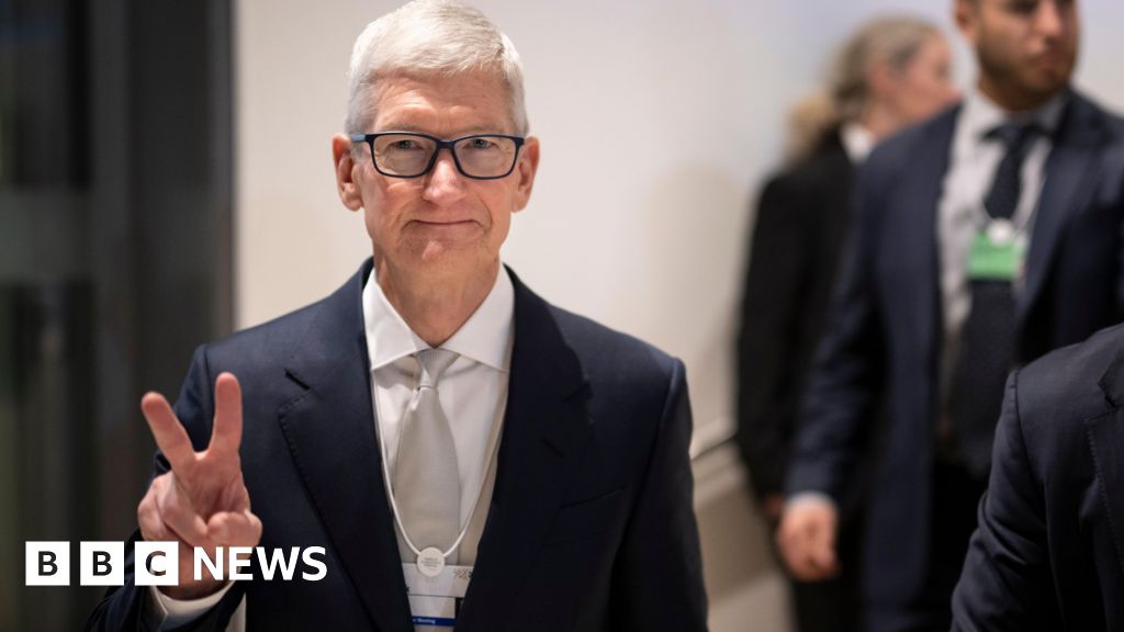 Apple reports best-ever iPhone sales as Mac dips Apple reports best-ever iPhone sales as Mac dips