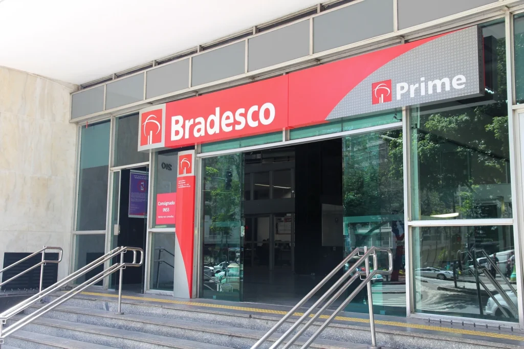 Banco Bradesco Stock Is No Longer Broken, But It's Too Early To Get Aggressive (NYSE:BBD)