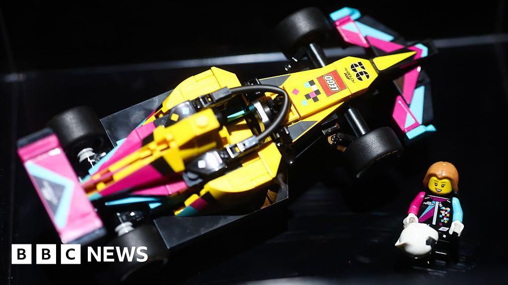 Toy sellers’ keep close watch on under 16s social media ban Toy sellers' keep close watch on under 16s social media ban