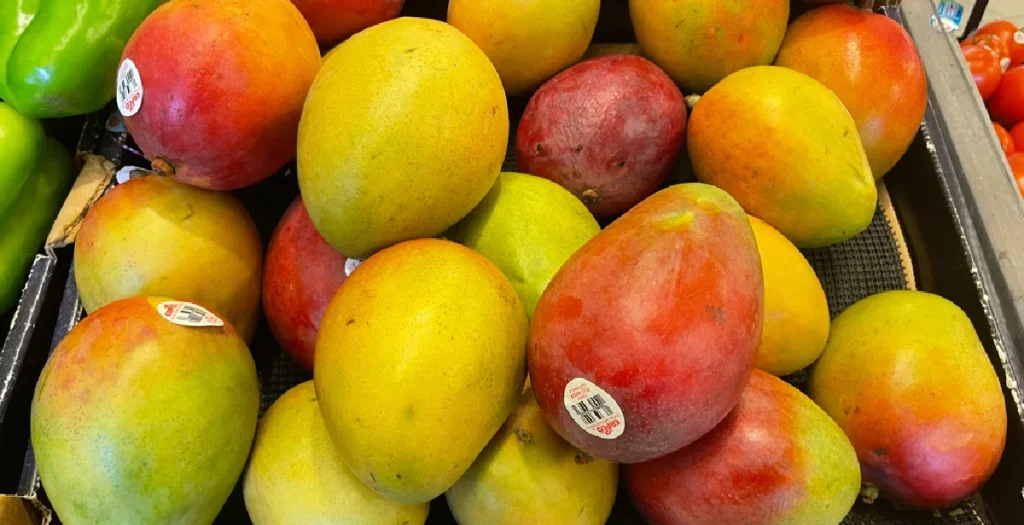 Large Sweet Mangoes Just $0.88 at ShopRite!