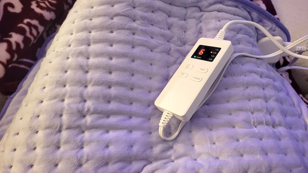 Large Flexible Heating Pad Just $12 on Amazon | Quickly Heats Up + Washable heating pad