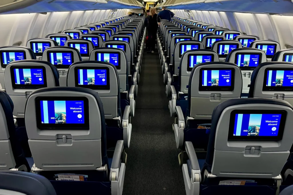 United now bans passengers from playing video, audio without headphones United now bans passengers from playing video, audio without headphones