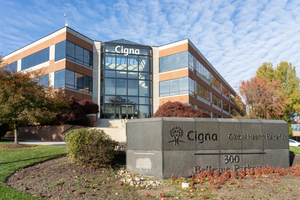 Cigna: Flashing A Buy For Dividend Growth And Deep Value (NYSE:CI) Cigna: Flashing A Buy For Dividend Growth And Deep Value (NYSE:CI)