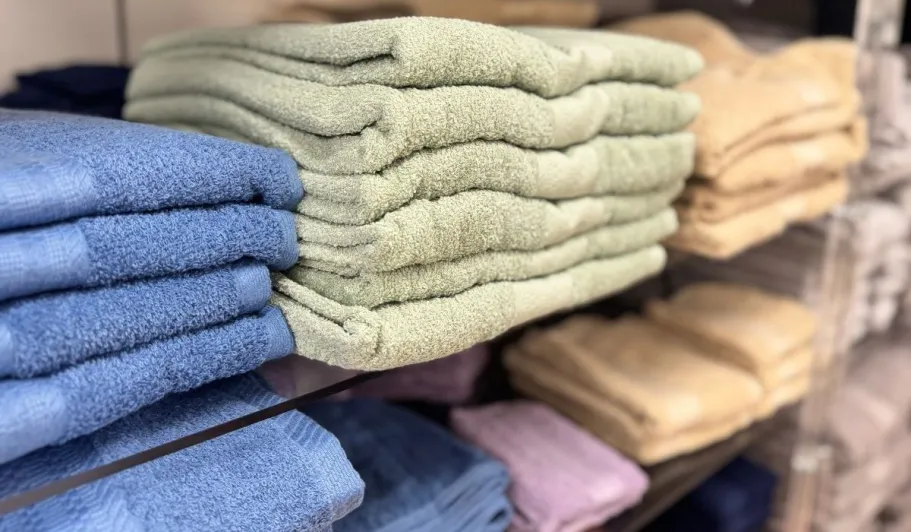 *HOT* Kohl’s Big One Bath Towels Just $2.61 – Today ONLY! The Big One Bath Towels on Shelf