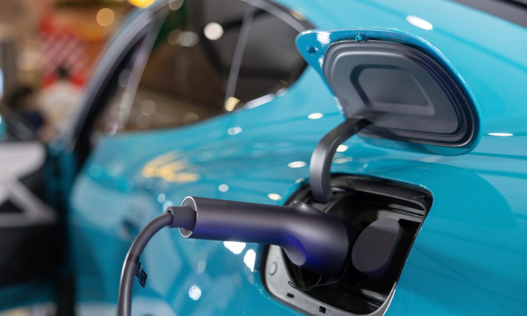 How Extended Warranties Work for Electric Cars (EVs) How Extended Warranties Work for Electric Cars (EVs)