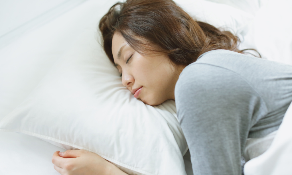 The Best Silver Pillowcase For Skin: Reducing Breakouts Caused By Unhealthy Sleeping