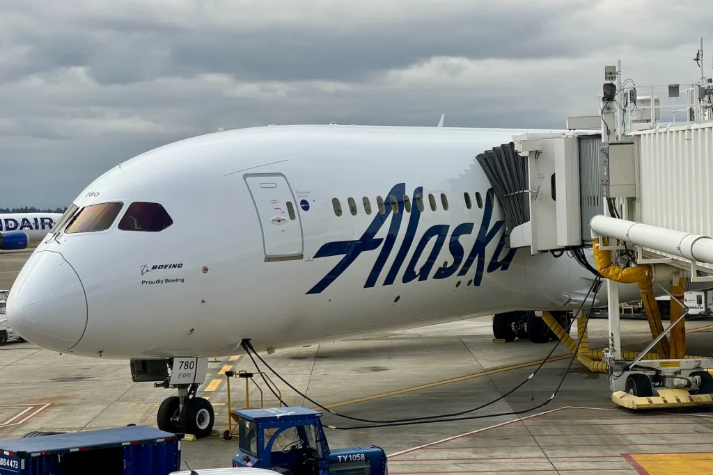Alaska Airlines details plans for luxe Seattle lounge