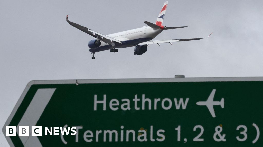 Heathrow rival could lead expansion, watchdog says Heathrow rival could lead expansion, watchdog says