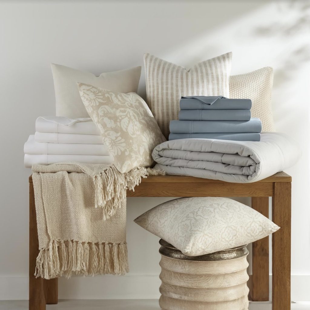 Linens and Hutch: 70% Off Sheets, Comforters, Blankets, Pillows, and more + Free Shipping! Linens and Hutch