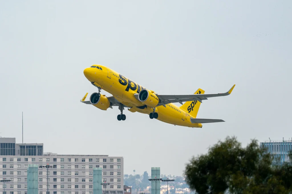 Spirit Airlines abruptly shuts down, cancels all flights