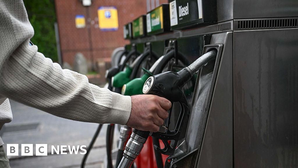 UK loosens Russian oil sanctions as fuel prices rise UK loosens Russian oil sanctions as fuel prices rise