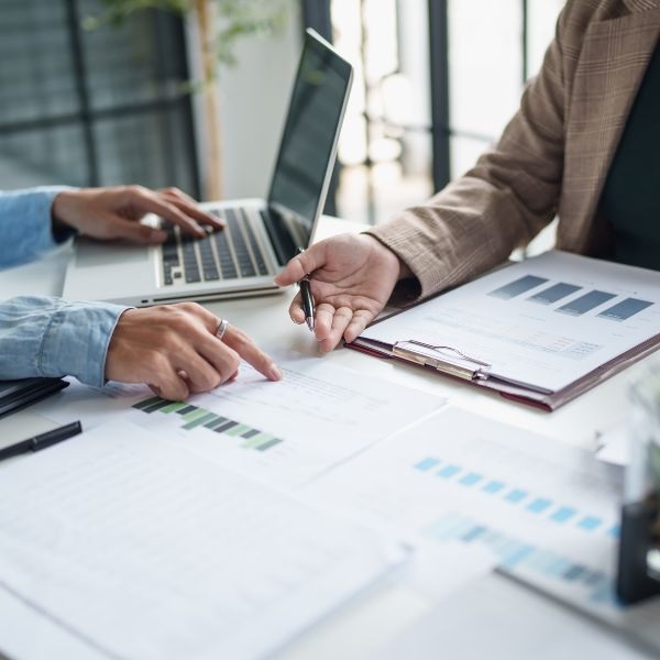 Why Accountants Should Not Be Your Go-To for Financial Advice (Yes, Some Docs Do This) Why Accountants Should Not Be Your Go-To for Financial Advice (Yes, Some Docs Do This)