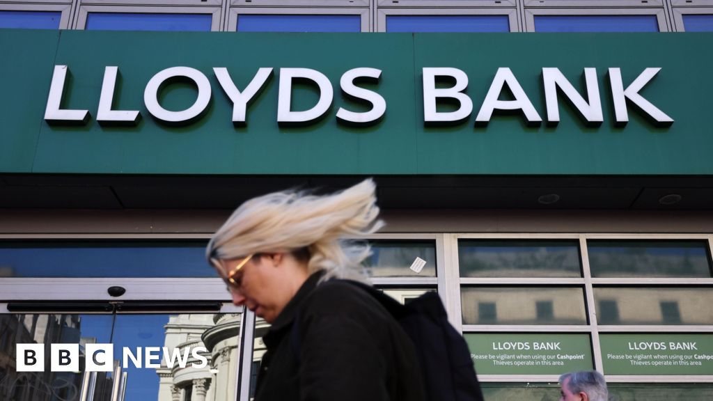 Lloyds, Halifax and Bank of Scotland back after online banking outage Lloyds, Halifax and Bank of Scotland back after online banking outage